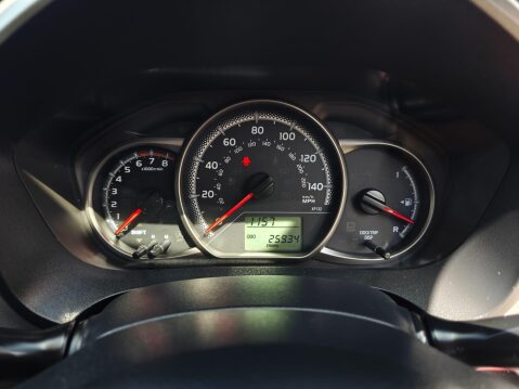 Toyota Yaris 1.33 Dual VVT-i Icon Euro 6 5dr 49