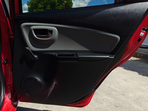 Toyota Yaris 1.33 Dual VVT-i Icon Euro 6 5dr 47