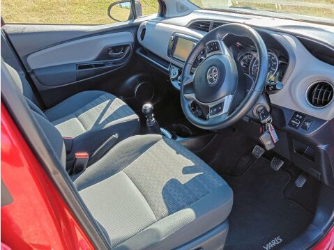 Toyota Yaris 1.33 Dual VVT-i Icon Euro 6 5dr 15