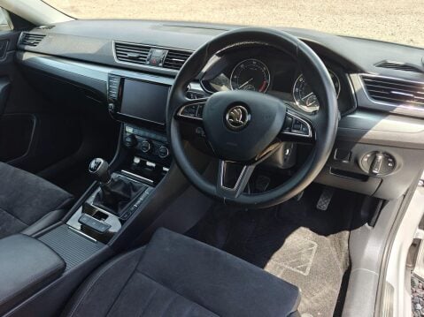 Skoda Superb 2.0 TDI SE L Executive Euro 6 (s/s) 5dr 19