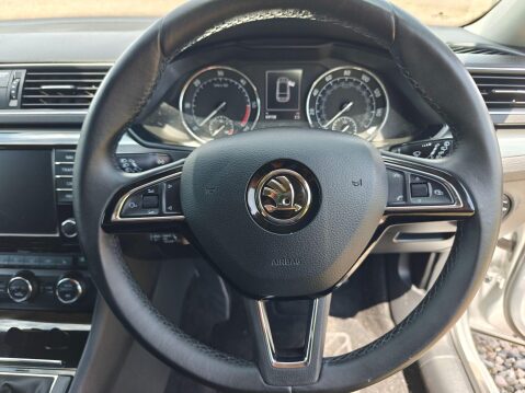 Skoda Superb 2.0 TDI SE L Executive Euro 6 (s/s) 5dr 71
