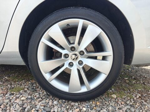Skoda Superb 2.0 TDI SE L Executive Euro 6 (s/s) 5dr 86