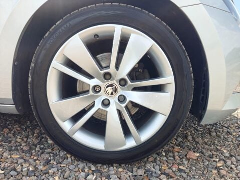 Skoda Superb 2.0 TDI SE L Executive Euro 6 (s/s) 5dr 89