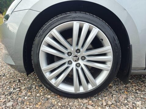 Skoda Superb 2.0 TDI SE L Executive DSG Euro 6 (s/s) 5dr 82