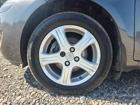 Toyota Yaris 1.33 Dual VVT-i TR Euro 4 (s/s) 5dr 51