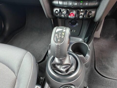 Mini Hatch 1.5 Cooper Auto Euro 6 (s/s) 5dr 38