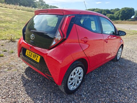 Toyota Aygo 1.0 VVT-i x-play x-shift Euro 6 5dr (Safety Sense) 5