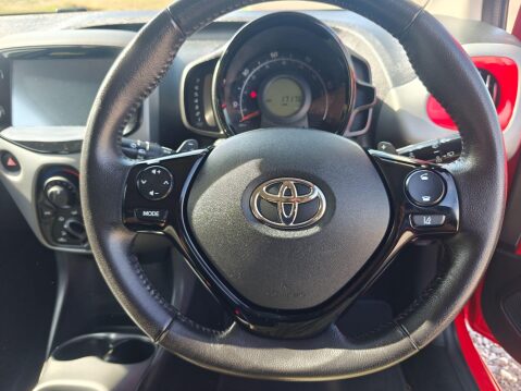 Toyota Aygo 1.0 VVT-i x-play x-shift Euro 6 5dr (Safety Sense) 47