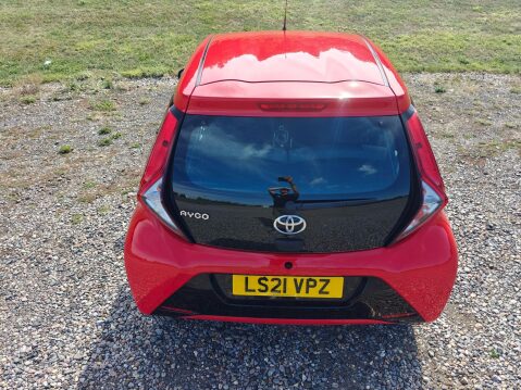 Toyota Aygo 1.0 VVT-i x-play x-shift Euro 6 5dr (Safety Sense) 15