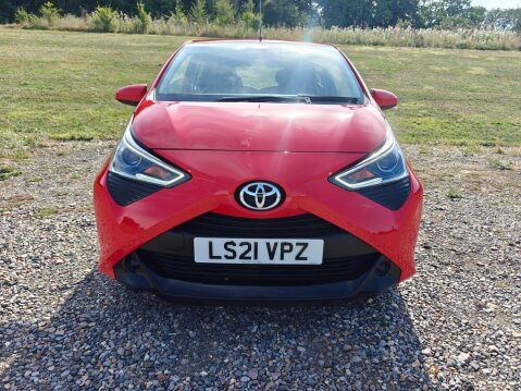 Toyota Aygo 1.0 VVT-i x-play x-shift Euro 6 5dr (Safety Sense) 11