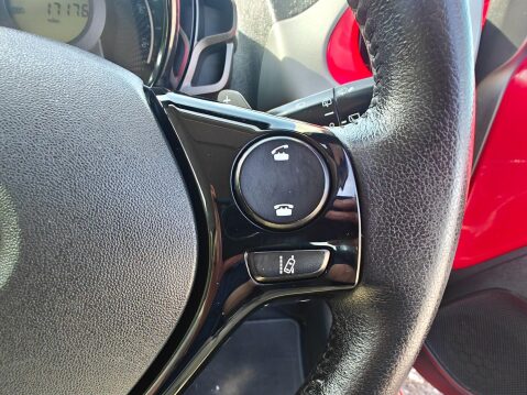 Toyota Aygo 1.0 VVT-i x-play x-shift Euro 6 5dr (Safety Sense) 49