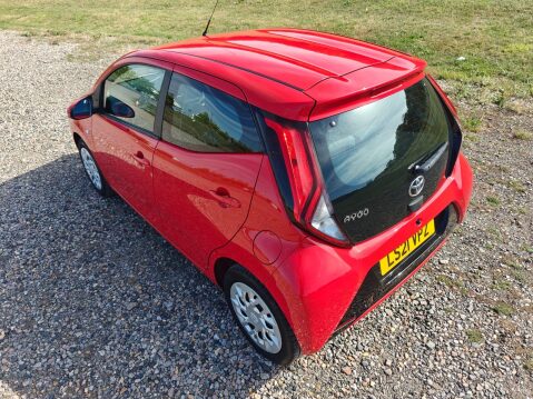 Toyota Aygo 1.0 VVT-i x-play x-shift Euro 6 5dr (Safety Sense) 13