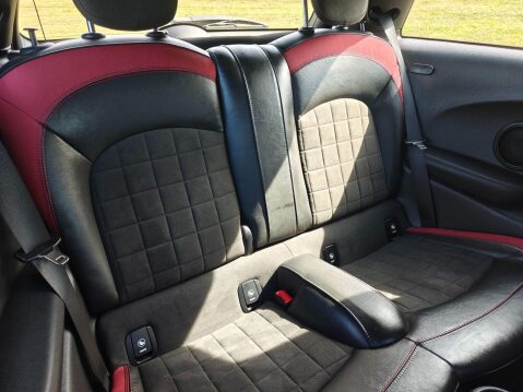 Mini Hatch 2.0 John Cooper Works Auto Euro 6 (s/s) 3dr 25