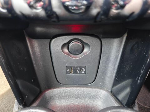 Mini Hatch 2.0 John Cooper Works Auto Euro 6 (s/s) 3dr 35