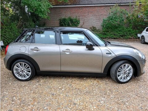 Mini Hatch 1.5 Cooper Auto Euro 6 (s/s) 5dr 2