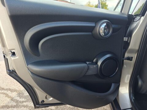 Mini Hatch 1.5 Cooper Auto Euro 6 (s/s) 5dr 77