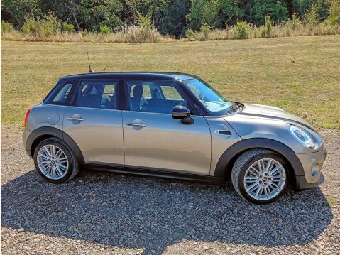 Mini Hatch 1.5 Cooper Auto Euro 6 (s/s) 5dr 2