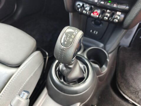 Mini Hatch 1.5 Cooper Auto Euro 6 (s/s) 5dr 53