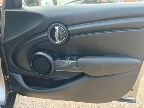 Mini Hatch 1.5 Cooper Auto Euro 6 (s/s) 5dr 71