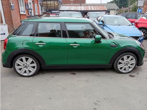 Mini Hatch 1.5 Cooper Exclusive Steptronic Euro 6 (s/s) 5dr 2