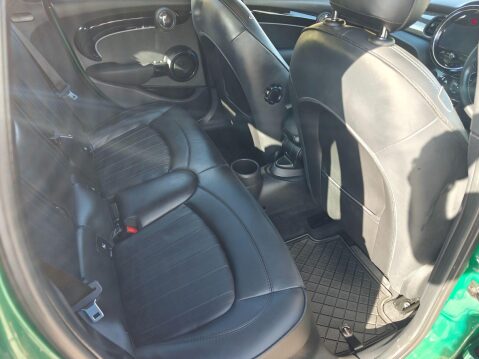 Mini Hatch 1.5 Cooper Exclusive Steptronic Euro 6 (s/s) 5dr 29
