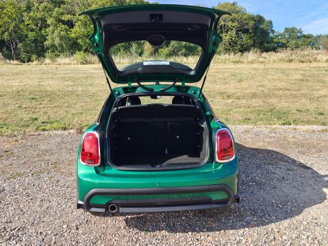 Mini Hatch 1.5 Cooper Exclusive Steptronic Euro 6 (s/s) 5dr 7