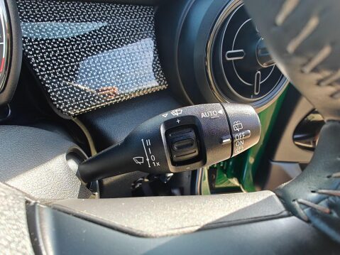Mini Hatch 1.5 Cooper Exclusive Steptronic Euro 6 (s/s) 5dr 69