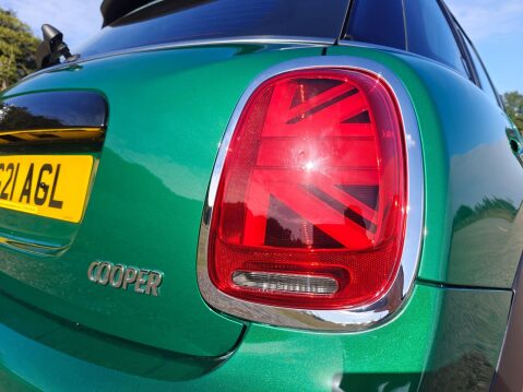 Mini Hatch 1.5 Cooper Exclusive Steptronic Euro 6 (s/s) 5dr 85