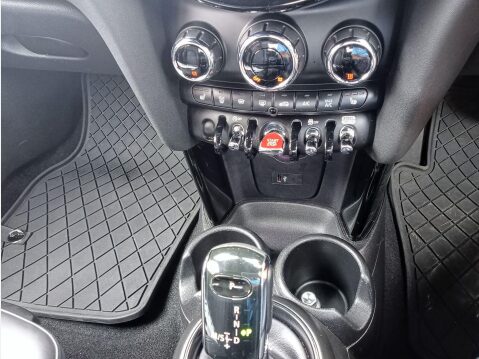 Mini Hatch 1.5 Cooper Exclusive Steptronic Euro 6 (s/s) 5dr 9