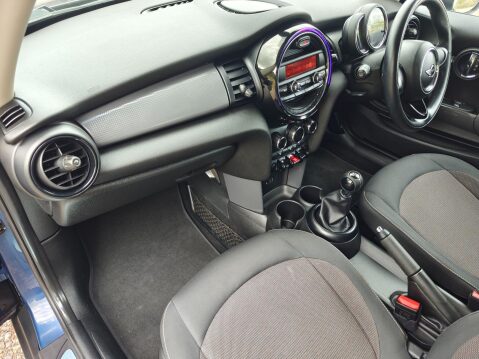 Mini Hatch 1.5 Cooper Euro 6 (s/s) 3dr 19