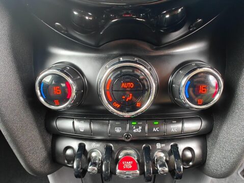 Mini Hatch 1.5 Cooper Euro 6 (s/s) 3dr 38