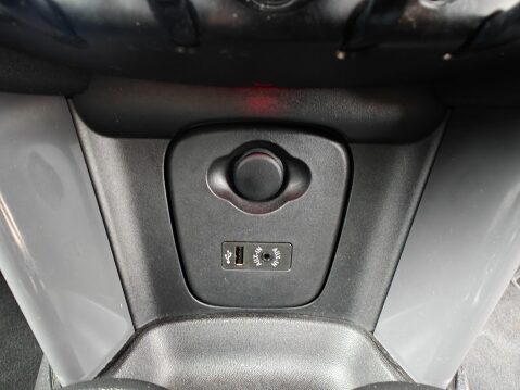 Mini Hatch 1.5 Cooper Euro 6 (s/s) 3dr 40