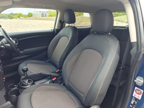 Mini Hatch 1.5 Cooper Euro 6 (s/s) 3dr 23