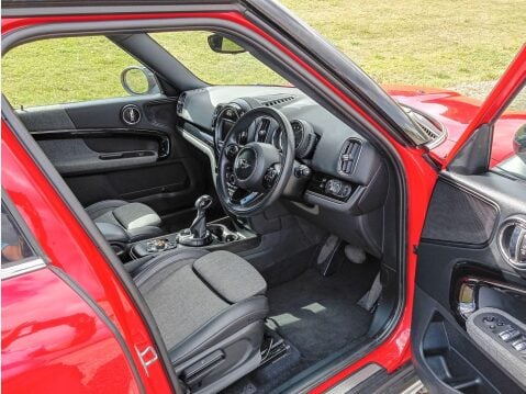 Mini Countryman 1.5 Cooper Auto 6Spd ALL4 Euro 6 (s/s) 5dr 29