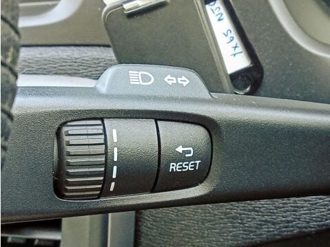 Volvo V40 2.0 T2 ES Euro 6 (s/s) 5dr 31