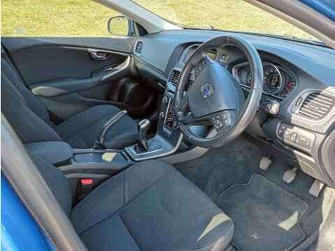 Volvo V40 2.0 T2 ES Euro 6 (s/s) 5dr 22