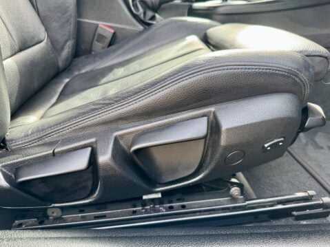 BMW 2 Series 2.0 220i GPF Sport Auto Euro 6 (s/s) 2dr 26