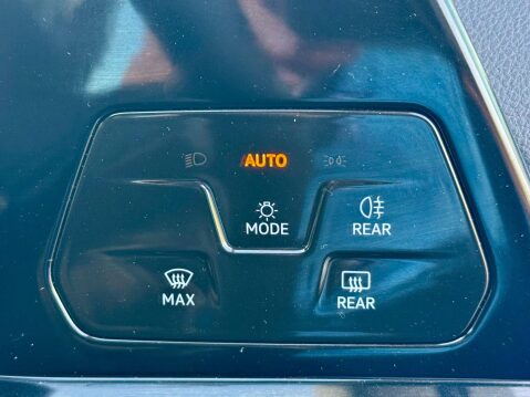 Volkswagen Golf 1.5 TSI Life Euro 6 (s/s) 5dr 28