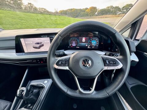 Volkswagen Golf 1.5 TSI Life Euro 6 (s/s) 5dr 27