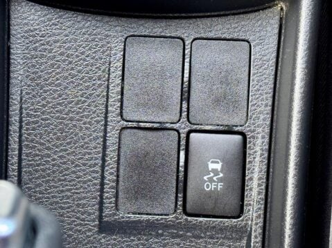 Toyota Yaris 1.33 Dual VVT-i Icon Euro 6 5dr (Safety Sense) 36