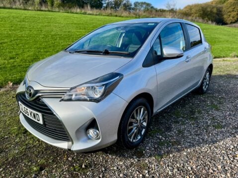 Toyota Yaris 1.33 Dual VVT-i Icon Euro 6 5dr (Safety Sense) 2