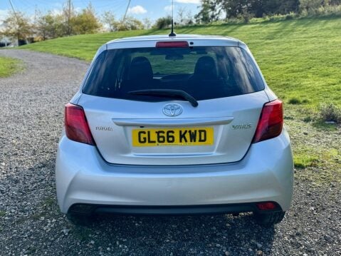 Toyota Yaris 1.33 Dual VVT-i Icon Euro 6 5dr (Safety Sense) 61