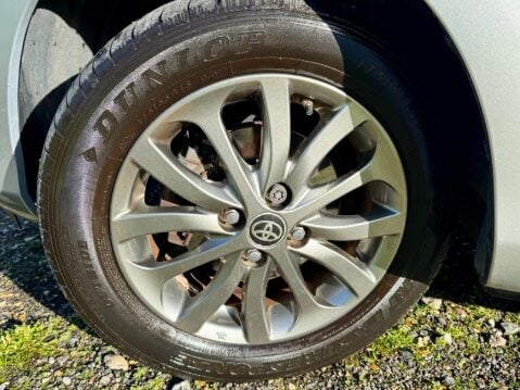 Toyota Yaris 1.33 Dual VVT-i Icon Euro 6 5dr (Safety Sense) 45