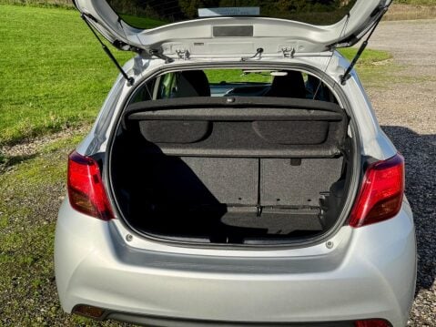 Toyota Yaris 1.33 Dual VVT-i Icon Euro 6 5dr (Safety Sense) 53
