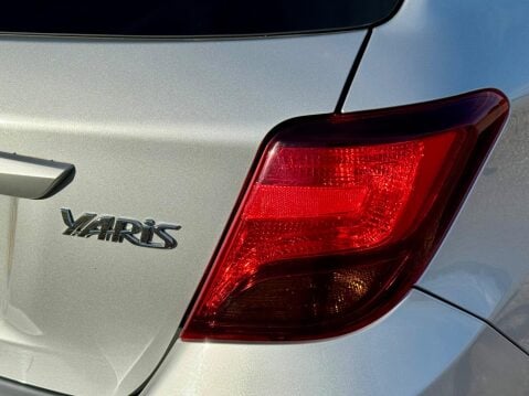 Toyota Yaris 1.33 Dual VVT-i Icon Euro 6 5dr (Safety Sense) 51