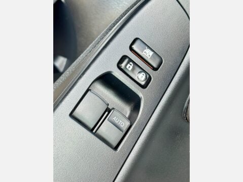 Toyota Yaris 1.33 Dual VVT-i Icon Euro 6 5dr (Safety Sense) 16