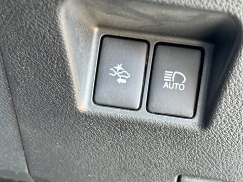 Toyota Yaris 1.33 Dual VVT-i Icon Euro 6 5dr (Safety Sense) 18