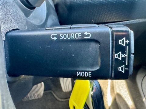 Renault Clio 1.0 TCe Play CVT A7 Euro 6 (s/s) 5dr 28