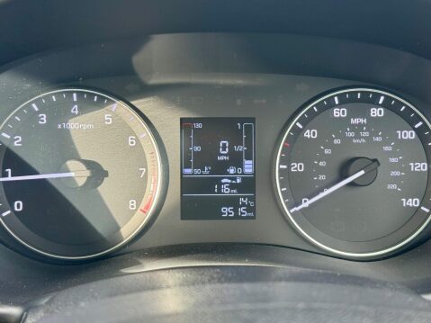 Hyundai i20 1.2 Blue Drive S Euro 6 (s/s) 5dr 27