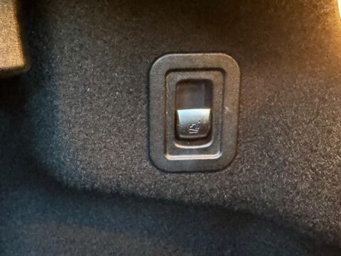 Mercedes-Benz C Class 1.5 C200 MHEV AMG Line (Premium) Cabriolet G-Tronic+ Euro 6 (s/s) 2dr 77